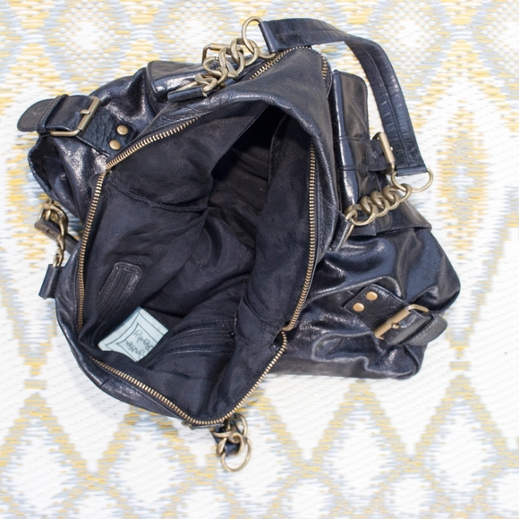 Black Leather Shoulder Bag - Picture 6 of 8